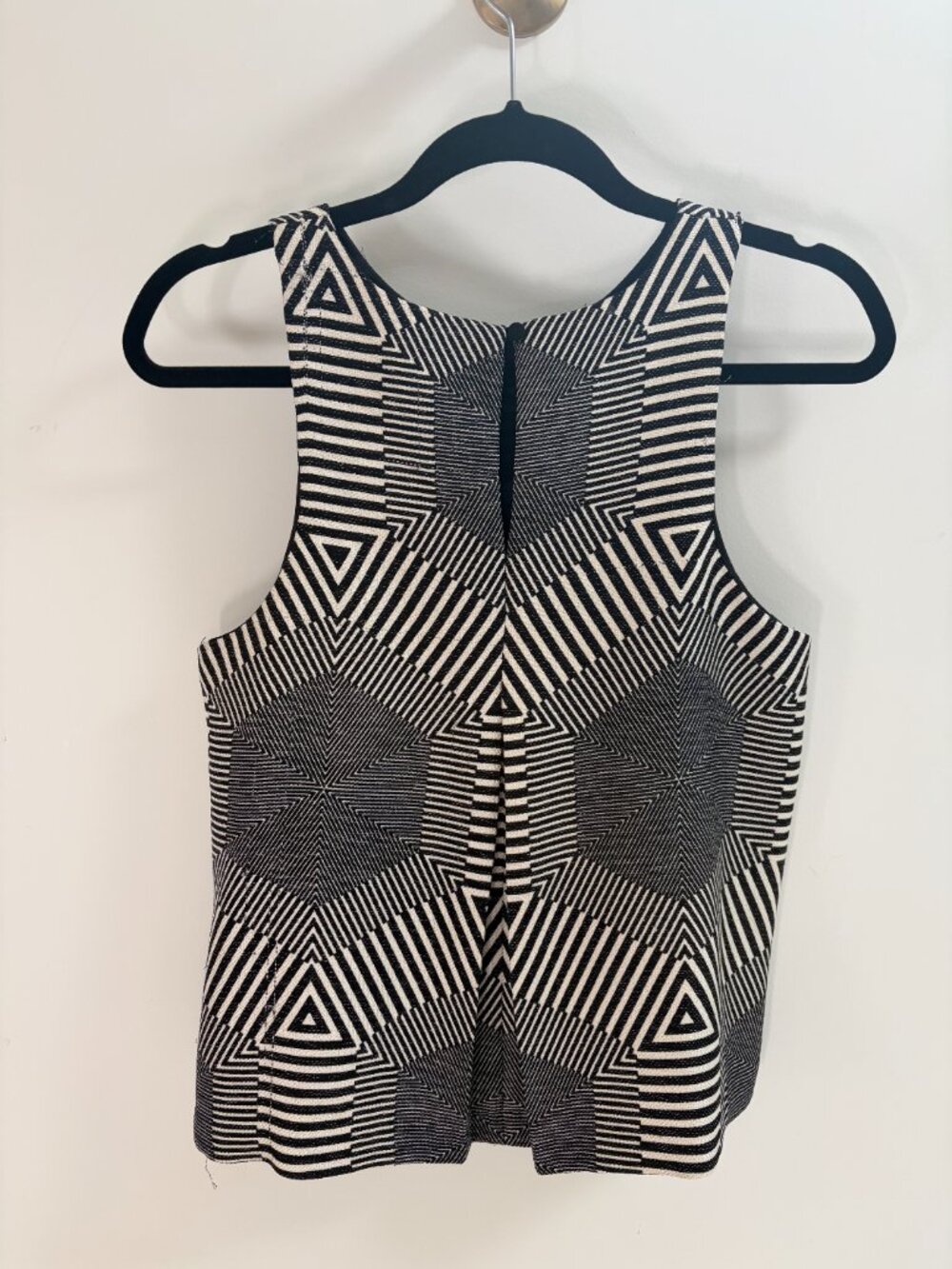 Geometrical Racerback Tank - Picture 6 of 6